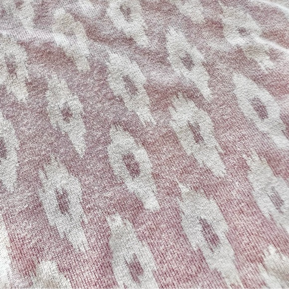 Old Navy Pink Cream Geometric Short Sleeve Tee, L - Picture 4 of 8